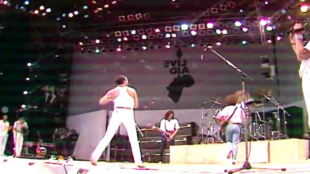 Apresentação no show Live Aid de 1985.