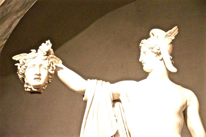 Perseu com a cabeça da Medusa, estátua de Antonio Canova (1800)