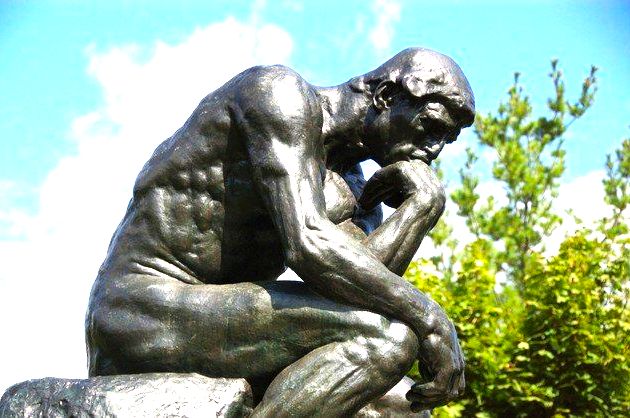 O pensador, de Rodin. Muitos críticos observam uma semelhança entre a escultura do artista francês e a tela Abaporu, de Tarsila do Amaral.