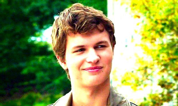 Augustus Waters (Ansel Elgort)