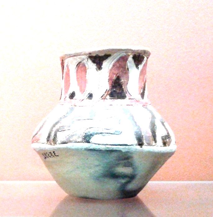 Vaso de cerâmica criado pelos Kadiwéu.