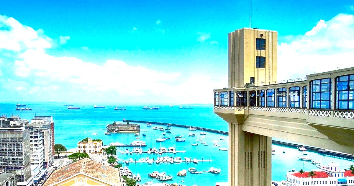 A História e o Significado do Elevador Lacerda
