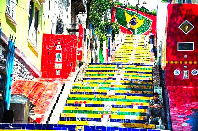 O projeto tem profunda influência das cores da bandeira do Brasil.
