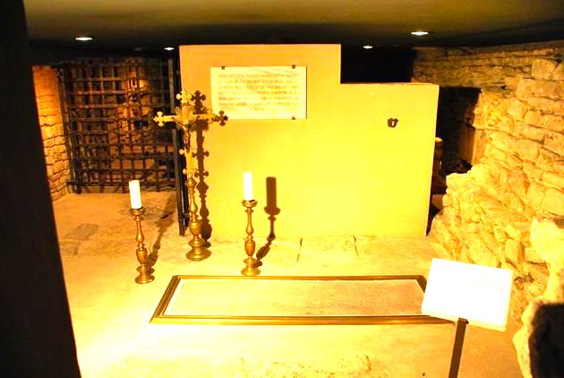 A cripta onde está enterrado Brunelleschi.