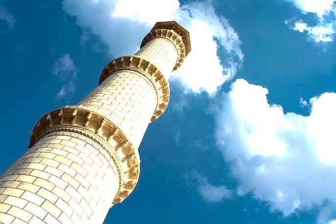 Detalhe: um dos minaretes do Taj Mahal.