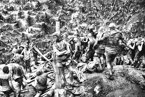 fotografia de Sebastião Salgado dos trabalhadores das Minas