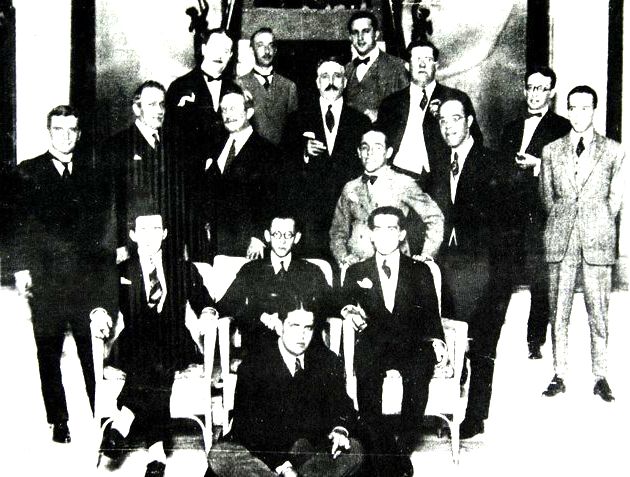 Comissão organizadora da Semana da Arte Moderna, com Oswald de Andrade em destaque (na frente).