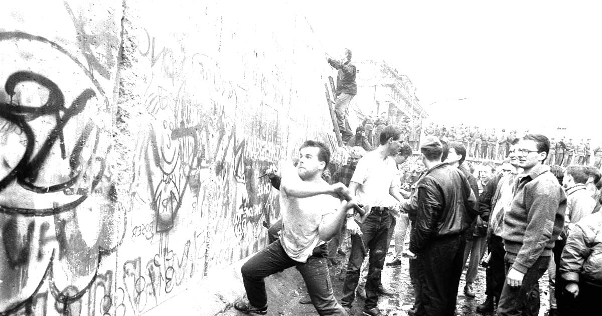 A História do Muro de Berlim: Construção, Queda e Significado