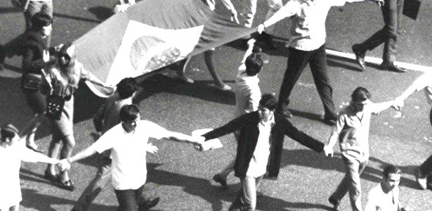 Movimento estudantil na Passeata dos Cem Mil, 1968.