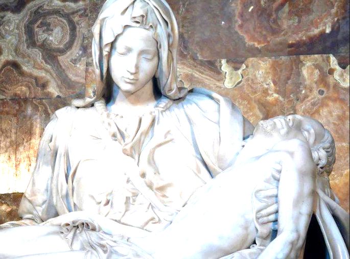 Pieta, detalhe: rostos de Maria e Jesus.