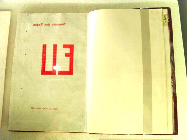 Primeira edição do livro Eu, publicado em 1912, que abriga o soneto Versos íntimos.