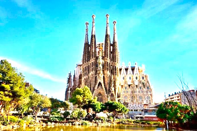 igreja sagrada família arte sacra