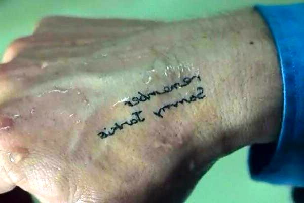 Frame: tatuagem Sammy Jenkins