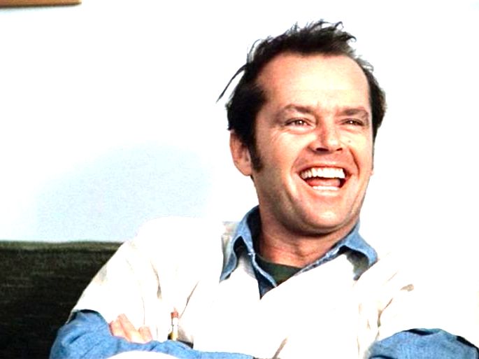 Cena de filme Um estranho no ninho exibe Jack Nicholson
